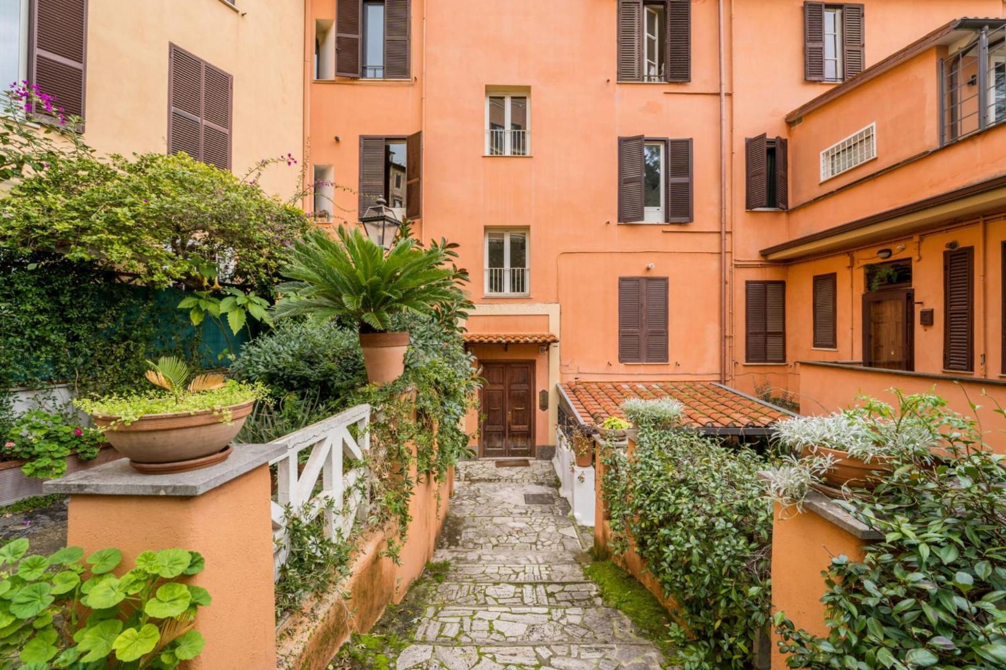 Fl Apartments Il Piccolo Borgo Di Trastevere Рим Екстер'єр фото